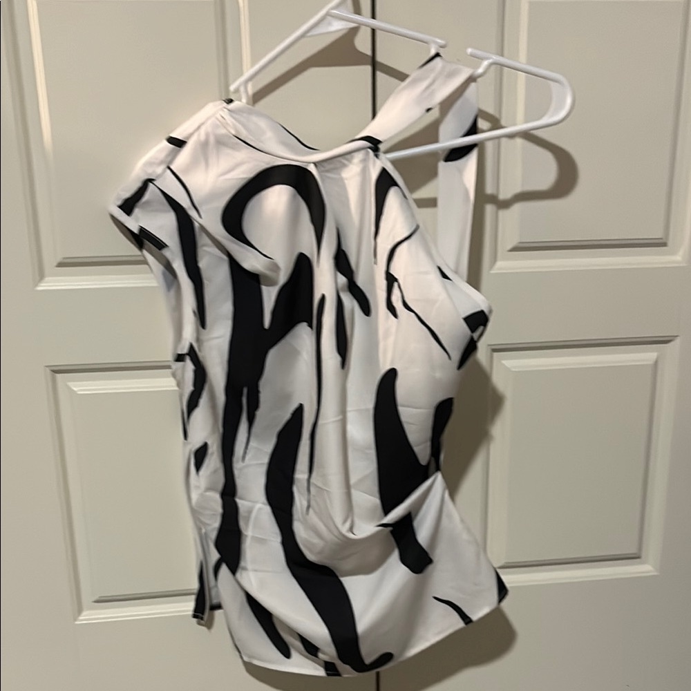 Stylish Black and White Women's Top